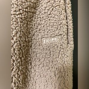 SKIMS NWT Teddy Joggers Tigers Eye